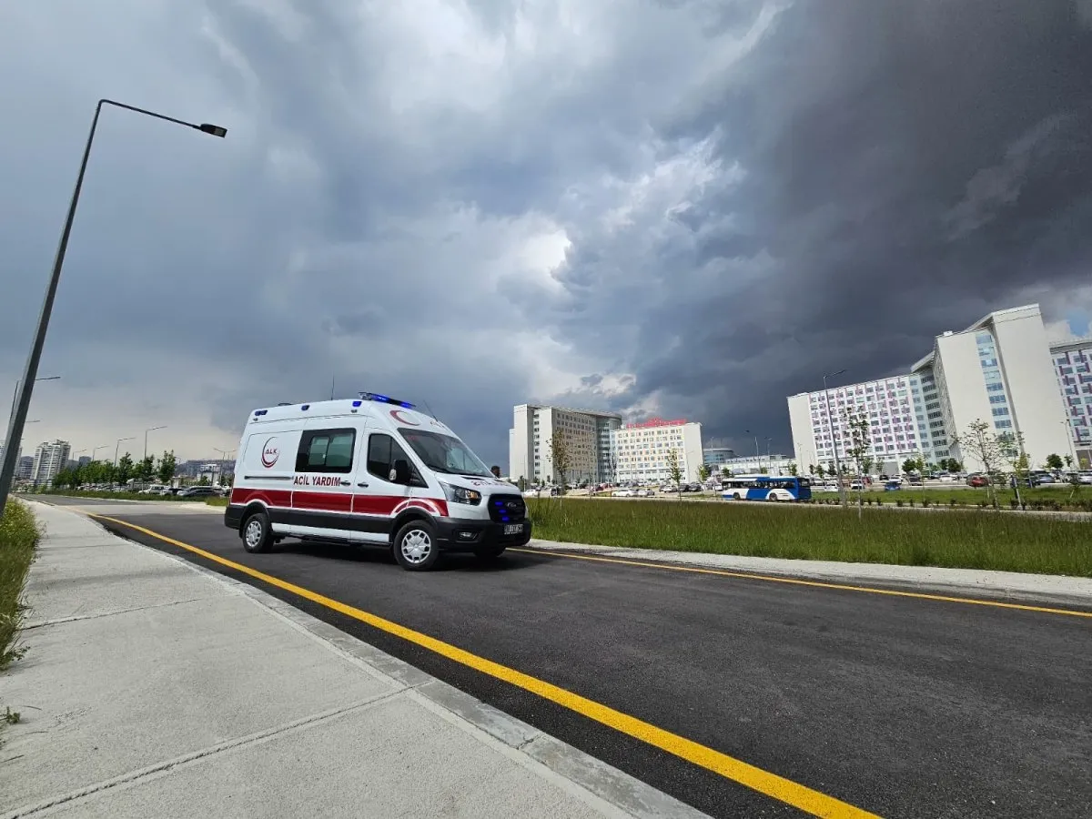 2022 Model Ford Transit 410L (EMS) Sıfır Ayarında Satılık Ambulans - Görsel 3