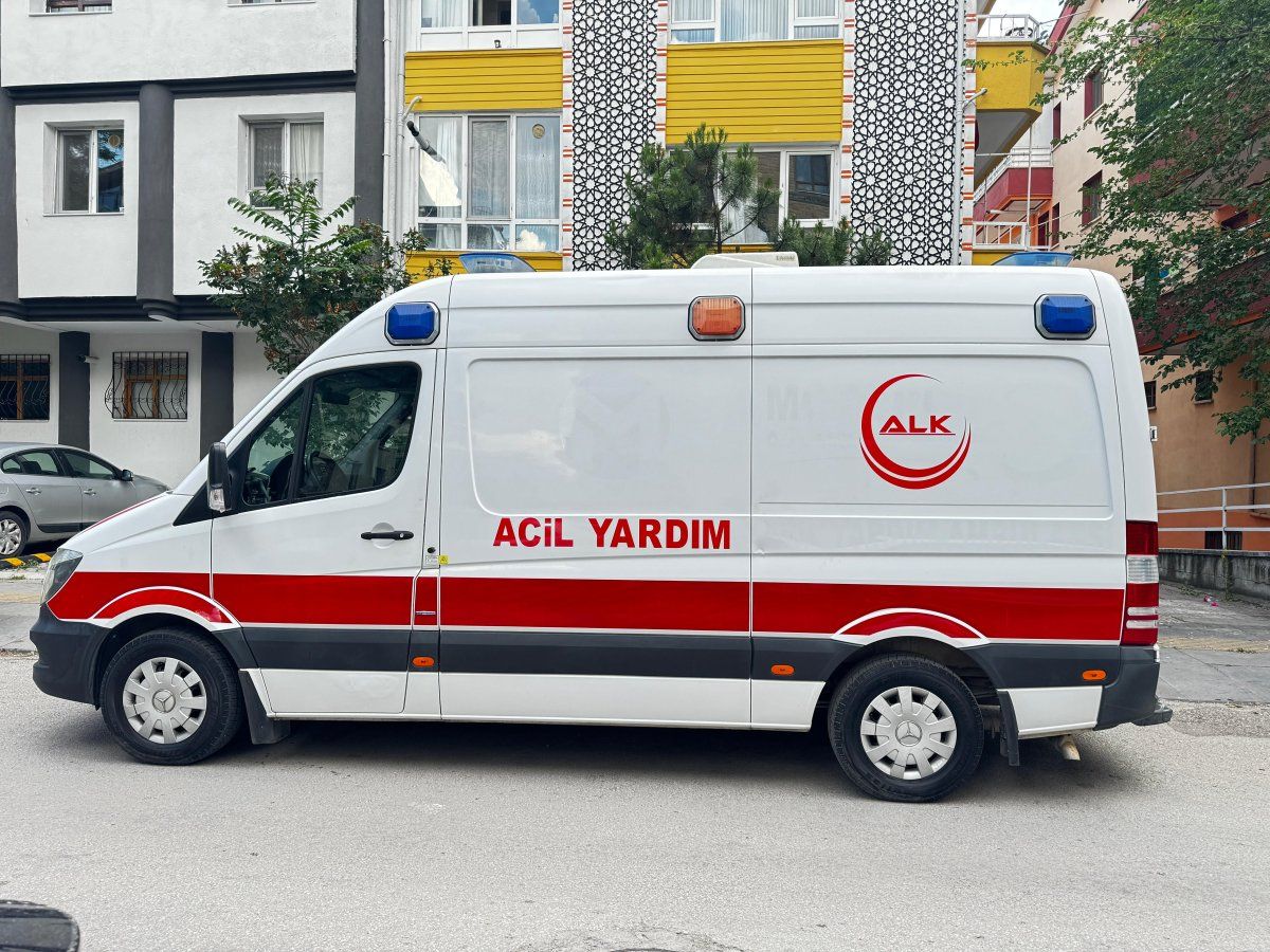 Mercedes-Benz Sprinter 316 CDI acil yardım ambulansı  - Görsel 2